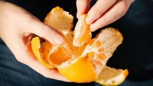 asil-vitamini-kabugunda-mandalinalarin-kabuklari-yenir-mi-faydalari-neler-5aHwDS6i.jpg