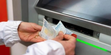atmlerden-nakit-cekimde-yeni-donem-bankalarin-nakit-cekim-limiti-ne-kadar-olacak-etwRQAE5.jpg