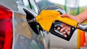 benzin-ve-motorine-indirim-olacak-mi-brent-petrol-ne-kadar-iste-guncel-fiyatlar-crk56lyr.jpg