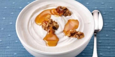 bu-ikili-sabaha-100-sarjla-baslamanizi-saglayacak-cevizli-yogurt-faydalari-FhtmFgBh.jpg