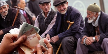 emekli-ek-zam-farki-ne-zaman-hesaplara-yatacak-12-bin-500-tl-hesaplara-yatti-KXMCbIcd.jpg