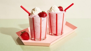 en-kolay-yaz-icecegi-cilekli-milkshake-tarifi-nasil-yapilir-hsawfTgL.jpg
