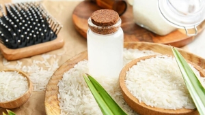 pirinc-suyunun-sizi-sasirtacak-7-faydasi-bu-degerli-suyu-sakin-cope-atmayin-sQDqazxd.jpg