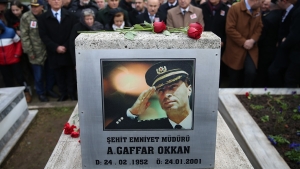 sehit-emniyet-muduru-ali-gaffar-okkana-23uncu-yil-duasi-DwnUFU86.jpg