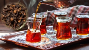 siyah-caya-karanfil-atmak-faydali-mi-zayiflatan-karanfil-cayi-nasil-yapilir-ulH57K8M.jpg
