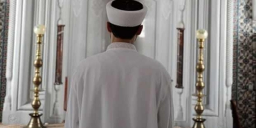 zamli-imam-maasi-2025-muezzin-vaiz-imam-ayliklari-ne-kadar-artti-ZMXRj6JV.jpg