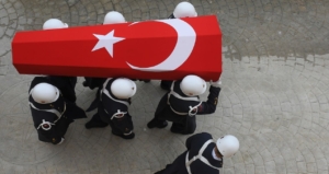 2-askerin-sehit-dusmesine-tepki-yagiyor-bu-sicakta-oldurene-kadar-talim-yaptirmak-ne-demek-fLhTADeV.jpg