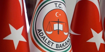 adalet-bakanligi-cte-2025-zabit-katimi-alimi-basvuru-sartlari-ne-zaman-cDIjKWeJ.jpg