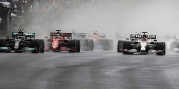 f1-pole-pozisyonu-ne-demek-formula-1de-pole-pozisyonu-nasil-belirlenir-EeOfNVgu.jpg