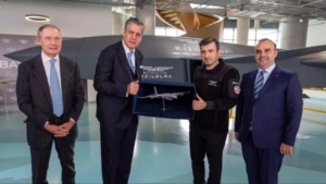 iki-dev-arasinda-ortaklik-ihtimali-baykarin-piaggio-aerospacene-goz-kulak-olabiliriz-fCACKTXg.jpg