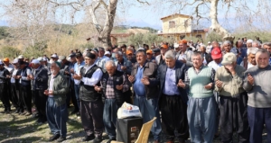 karaisalida-kuraklik-endisesi-kuyucu-mahallesinde-yagmur-duasi-yapildi-mzFHJVFx.jpg